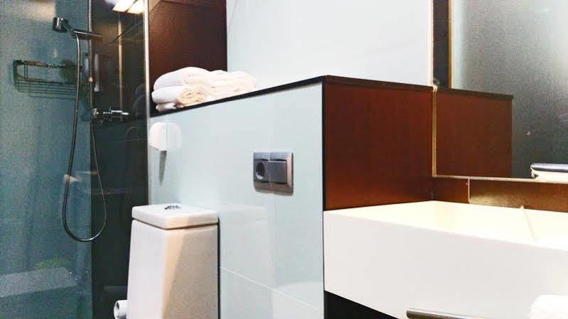 Dream Suites And Apartments Almeria Centro Bagian luar foto