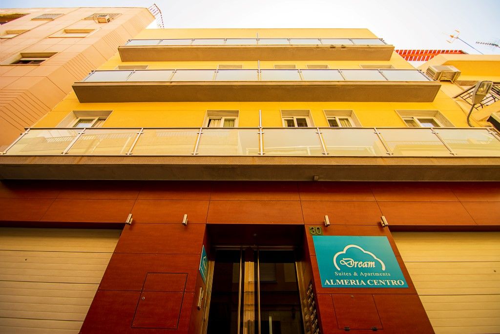 Dream Suites And Apartments Almeria Centro Bagian luar foto
