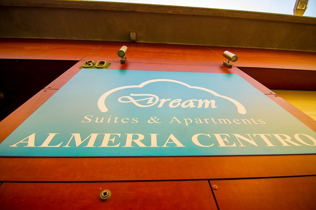 Dream Suites And Apartments Almeria Centro Bagian luar foto