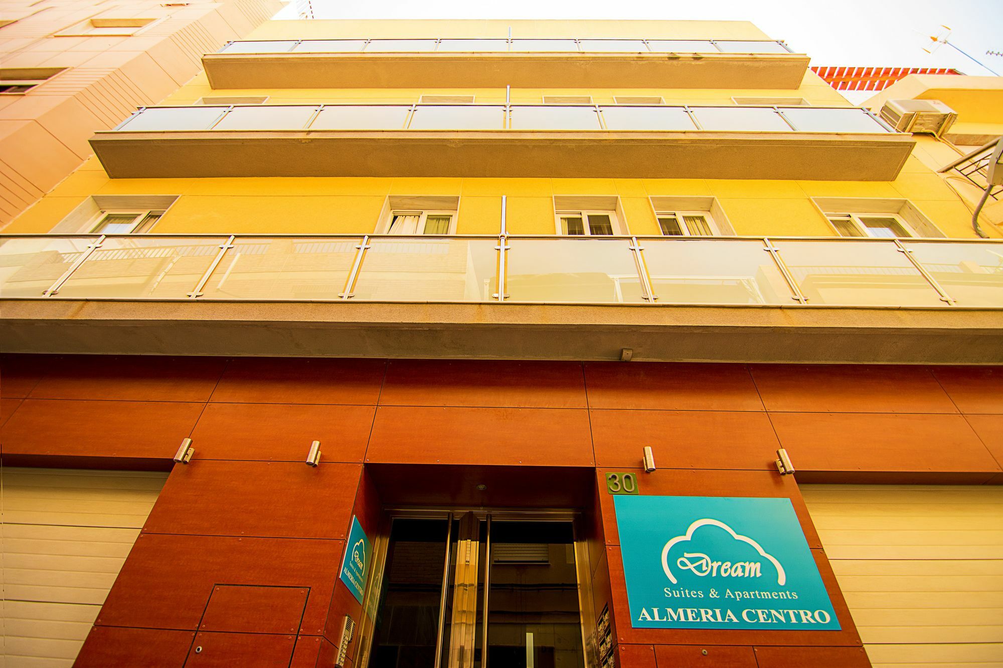 Dream Suites And Apartments Almeria Centro Bagian luar foto